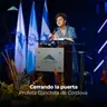 Cerrando la puerta