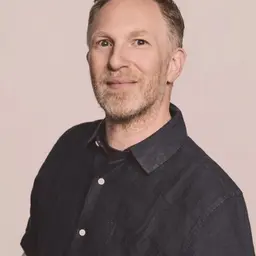 🎙️James Murgatroyd talks about Going to London, British Culture, Music & Being a Business Owner | Real English Conversations Podcast for Global Professionals