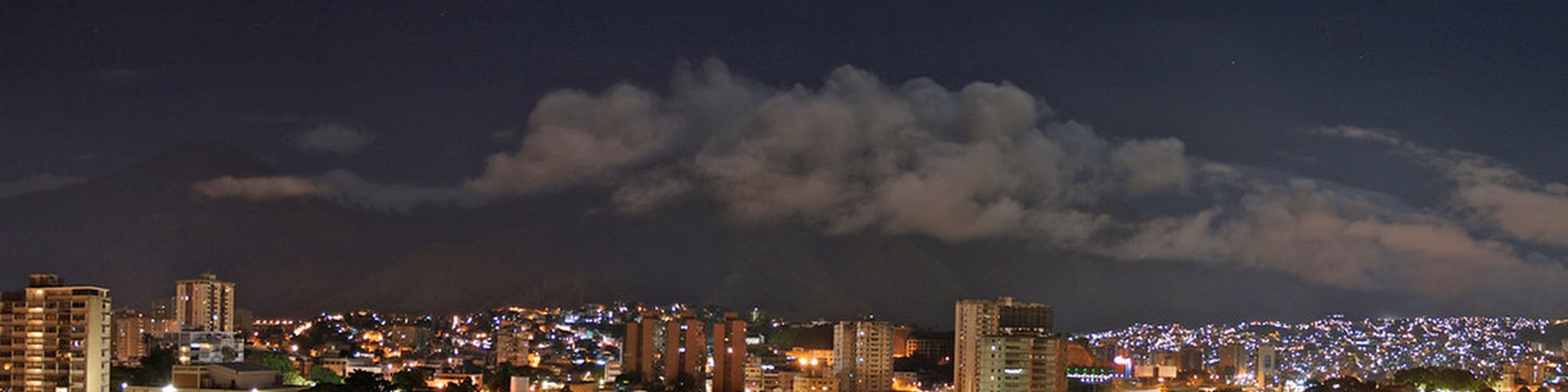 Latino 102 Fm