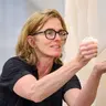 Ein magischer Kosmos – Die Skulpturen der Papierbildhauerin Angela Glajcar