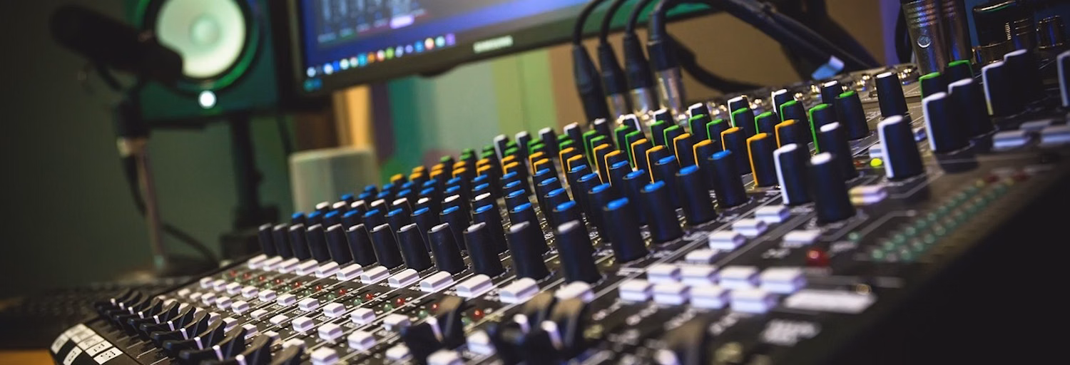 WRSL  Aurax Radio