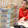Áp lực chỉ tiêu, nhân viên ngân hàng 'tung chiêu' kéo tiền gửi