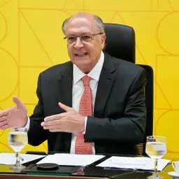 Tarifaço dos EUA: Alckmin confirma que governo vai lançar medidas para apoiar setores
