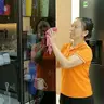 Điểm tin 6h: Phạt tiền người thuê giúp việc gia đình mà không báo UBND xã | Chi phí sống tại Mỹ đắt đỏ hơn vì AI