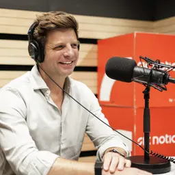 Dor nas costas? Estratégias para manter uma coluna saudável com o ortopedista Ricardo Pinto