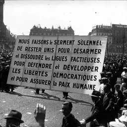 Antifascisme, union de la gauche, ventes d'armes et arrêts maladie en masse !