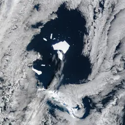 The last days of a giant iceberg
