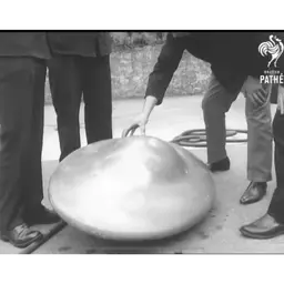 Café BIZAR TrueTale: Fears, hoaxes and six stinking objects. Ziua în care 6 OZN-uri au parcat în linie