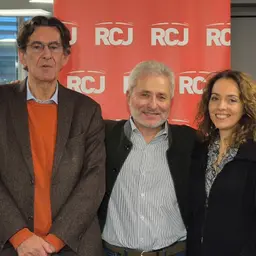 La conversation amicale entre Luc Ferry, Elie Chouraqui et Karine Papillaud