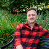 Conall Mac Corraidh, láithreoir agus léiritheoir na sraithe 'Aithníonn Ciaróg Ciaróg Eile'.