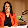 Maighréad Uí Annluian ó sheomra na Nuachta