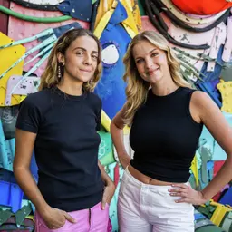 Constança Entrudo: “Se o teu trabalho for bom e único não existe isso de 'encaixar no padrão'. A moda tem uma coisa boa porque há público para tudo”