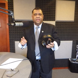 radio  en  vivo  con  lantigua