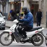 Andar en moto en el reino de la anomia vial