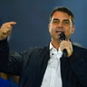 Flávio Bolsonaro faz primeiras agendas no Nordeste, começando em Maceió, cidade de seu vice