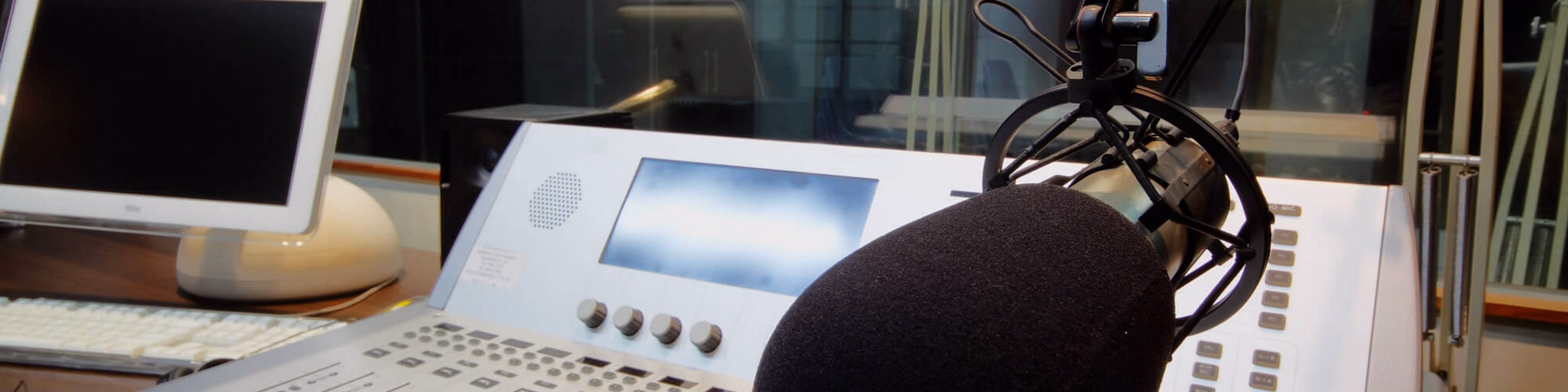 RADIO ONLINE ADEMIR E SUAS CANÇOES