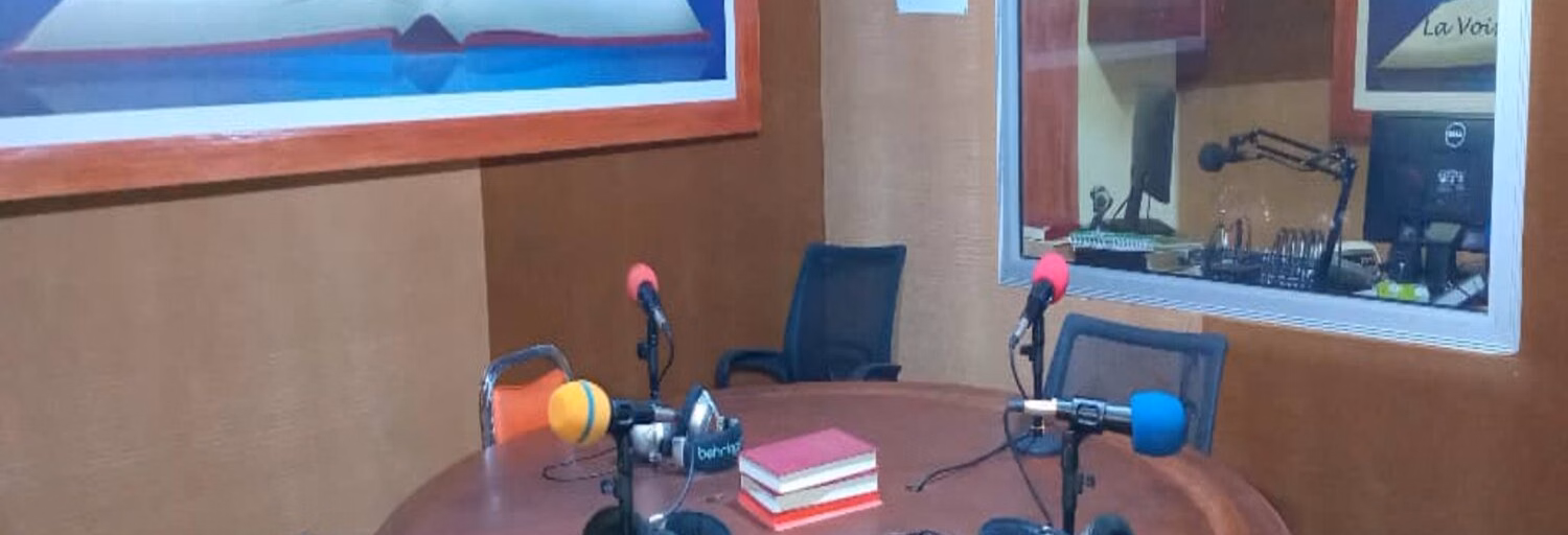 MAWUNAM FM 102.0