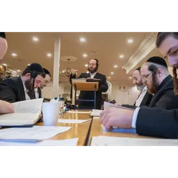 Amud Hayomi in yiddish - עמוד היומי אידיש ע"י הרב משה אליעזר ליבערמאן